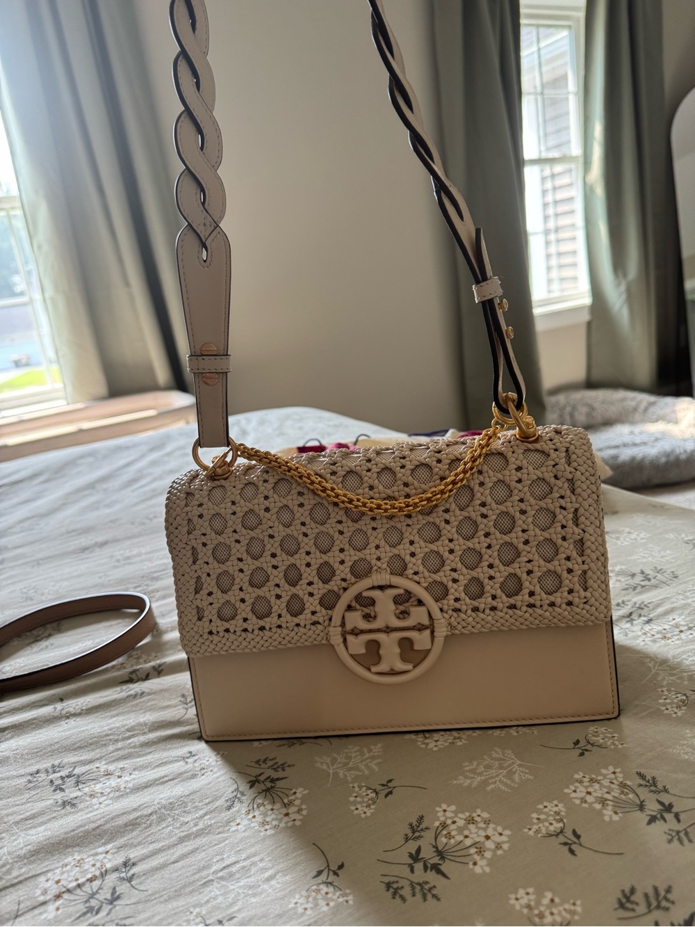 Tory Burch Miller Basket Weave Cream Shoulder Bag - Picture 2 of 5